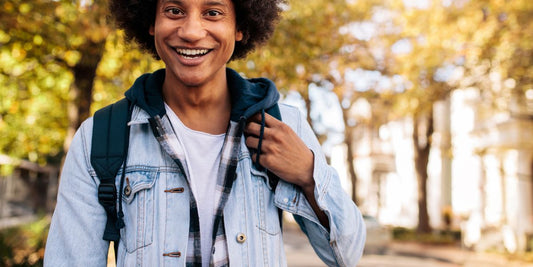 Comment un homme peut-il paraître pimpant et décontracté à la fois ?